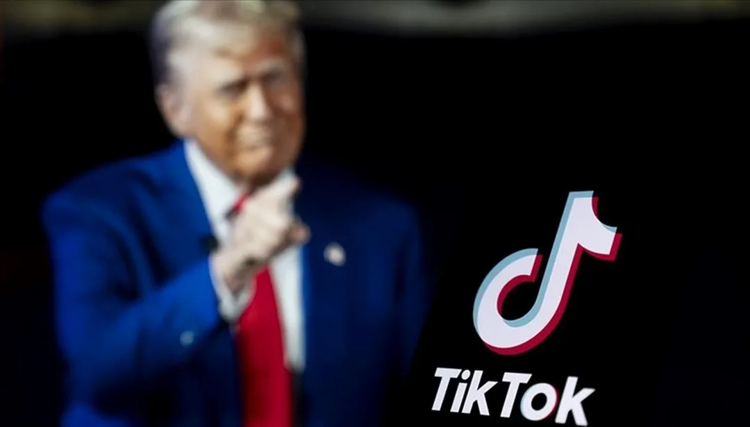 Trump'ın TikTok kararnamesini imzaladığı an veya törenden bir sahne