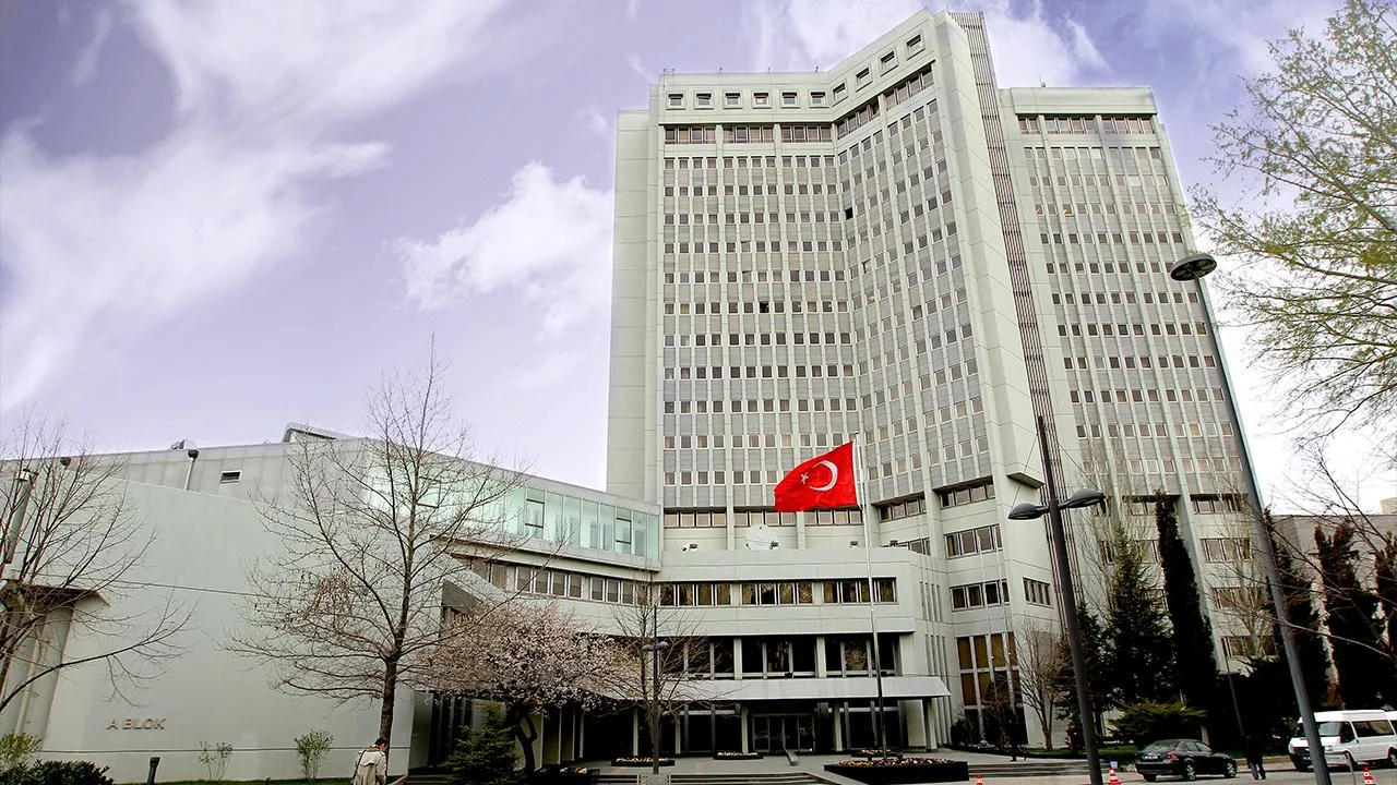Dışişleri kaynaklarından alınan bilgiye göre 3 milletvekilinin bugün yurda getirilebileceği bildirildi.