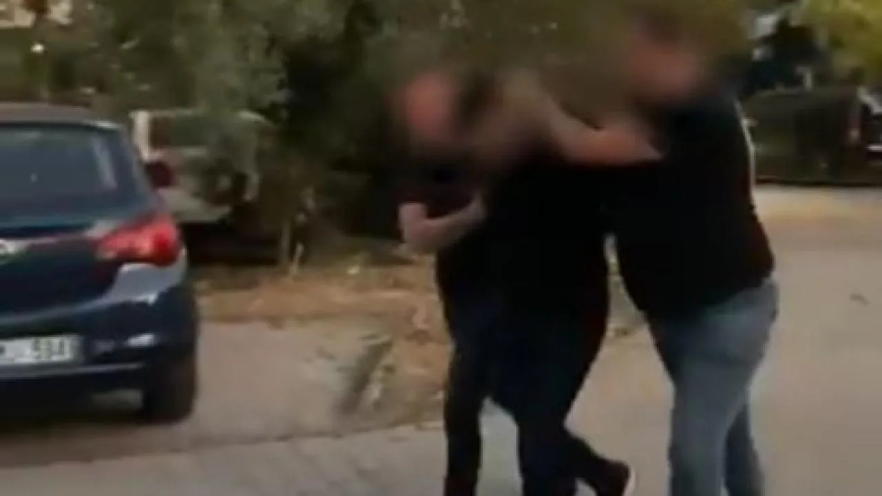 Kocaeli’de hız uyarısı yaptığı kişi tarafından saldırıya uğrayan kişiyi takip eden iki şüpheli gözaltında