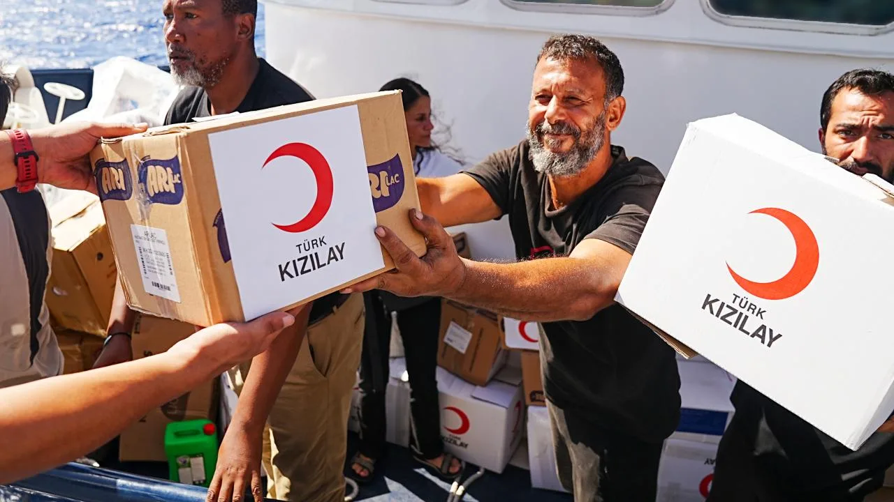 Küresel Kararlılık Filosu’nun Türk Kızılay’ın desteğiyle devam eden seferine dair görsel