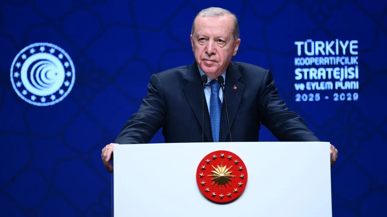 Başlık: 'Muhalefet istikrar ve güven ortamını dinamitlemeye çalışıyor' yazılı haber başlığı