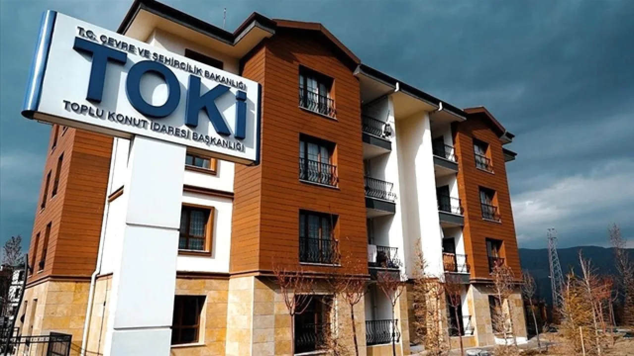 TOKİ indirim kampanyası duyurusu yazılı pankart ve logo