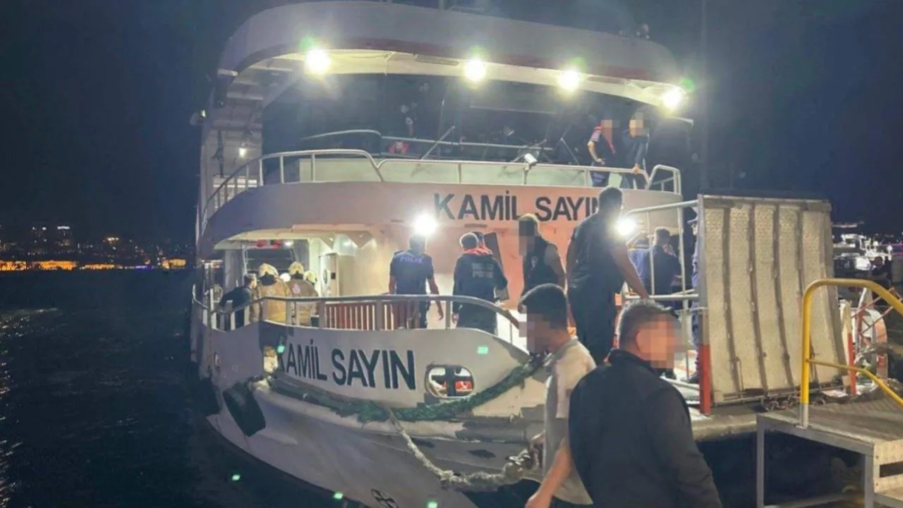 İstanbul kıyısında çarpışma anına dair denizde gemi ve vapurun yakınlaştığını gösteren görüntü