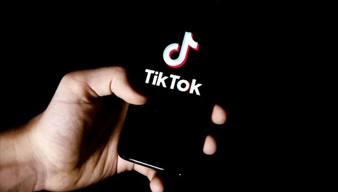 TikTok logosu ve 'satış uzayabilir' başlığıyla teknoloji haberi görseli