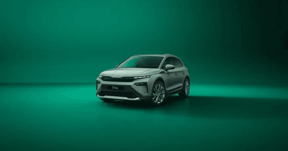 Skoda markası ve farklı modellerin isimleriyle Kasım 2025 fiyat listesini gösteren haber görseli