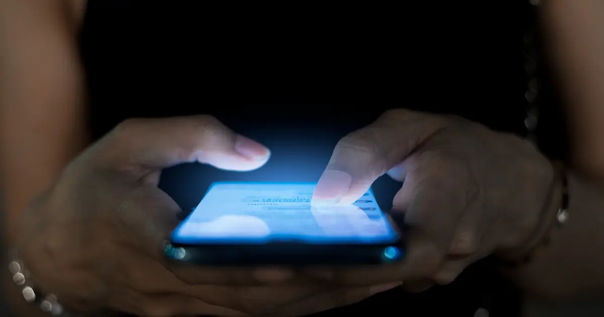 En uygun fiyatlı akıllı telefonların bir arada sergilendiği görüntü