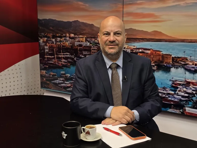 Başlık: “Bu yasa 851 kişinin hayatına dokunuyor” — görselde konuyla ilgili bir haber görüntüsü yer alıyor.