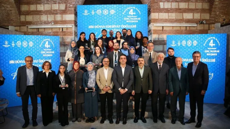 YTB tarafından düzenlenen 'Bir Dünya Edebiyat Ödülleri' yarışması logosu veya tanıtım görseli