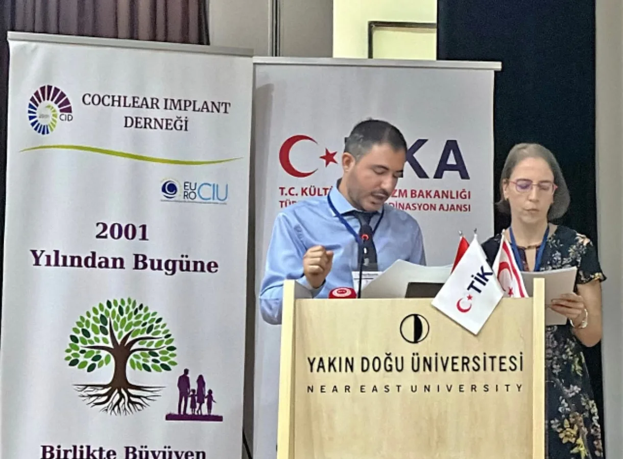 “Birlikte Başardık Şimdi İlham Olma Zamanı” etkinliğinin pankartı veya sahne düzeni