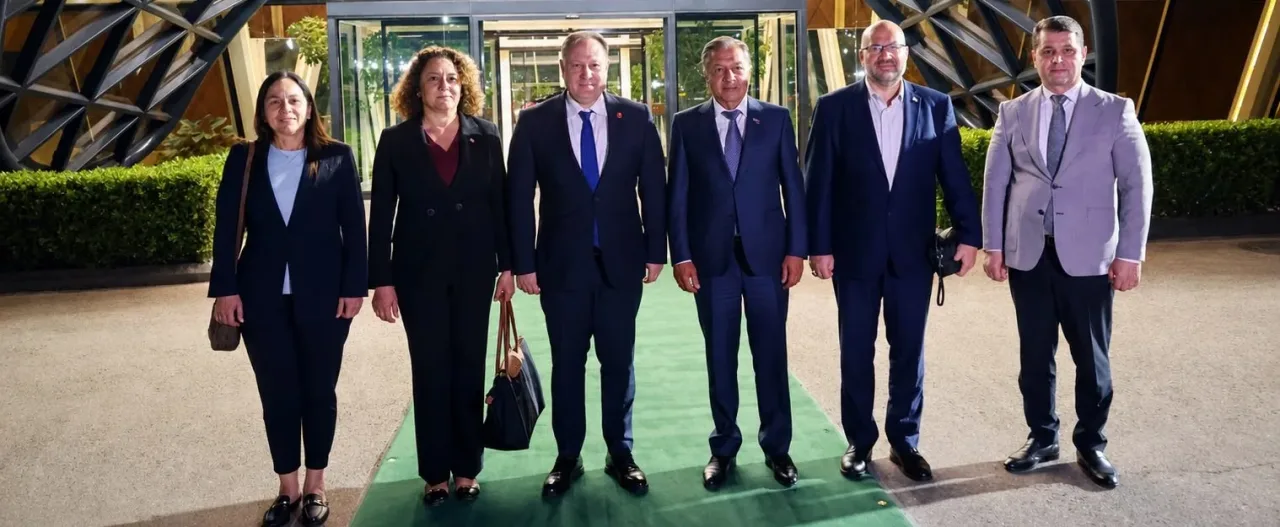 Öztürkler, İİT Parlamento Birliği Konferansı için Bakü’de