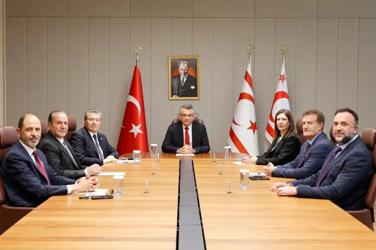 Siyasi Partiler Konseyi toplantı çağrısını temsil eden başlık ve boşluklu resim altı alanı