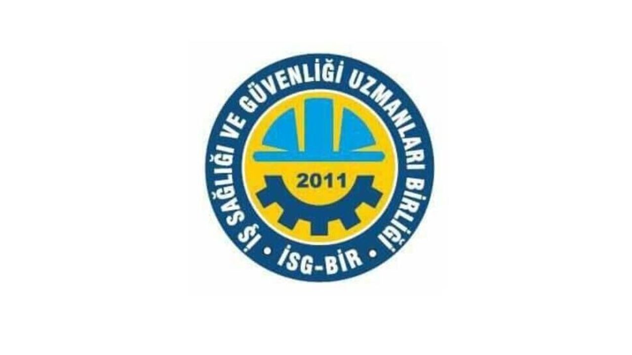 İSG-BİR açıklamasıyla kimyasal güvenliğinin yaşam güvenliği olduğunu vurgulayan toplantı veya basın açıklaması sahnesi