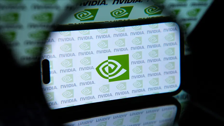 Nvidia logosu ve şirket binasının dış cephesinin bulanık görüntüsü