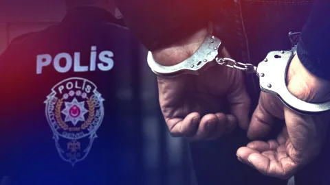 Gözaltına alınan şüphelilere ilişkin polis operasyonu ve gözaltı süreciyle ilgili kare