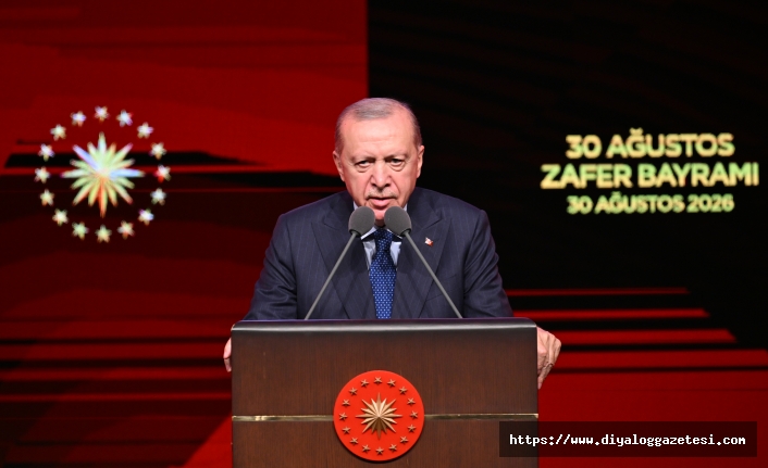 Sorumluların hesap vereceğine dair protesto ve adalet çağrısı yazılı afiş veya pankart