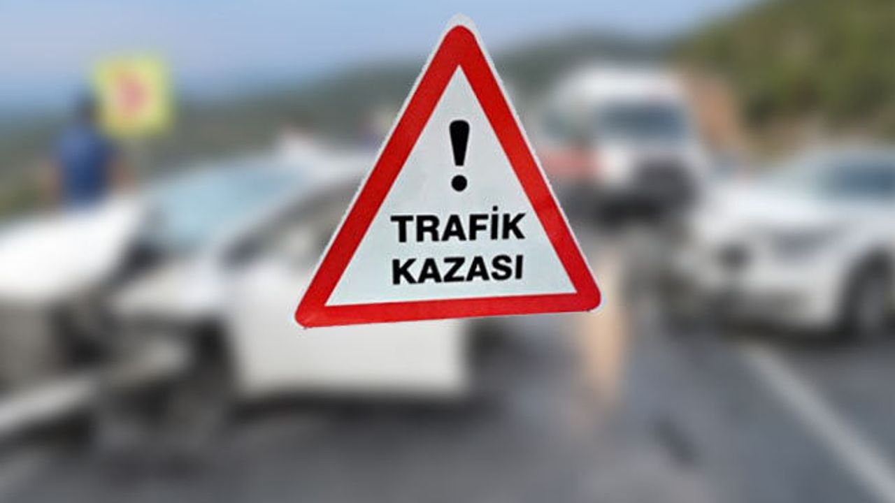 Kuzey Kıbrıs’ta son bir haftada yaşanan çok sayıda trafik kazası ve yaralanmaları vurgulayan haber görseli