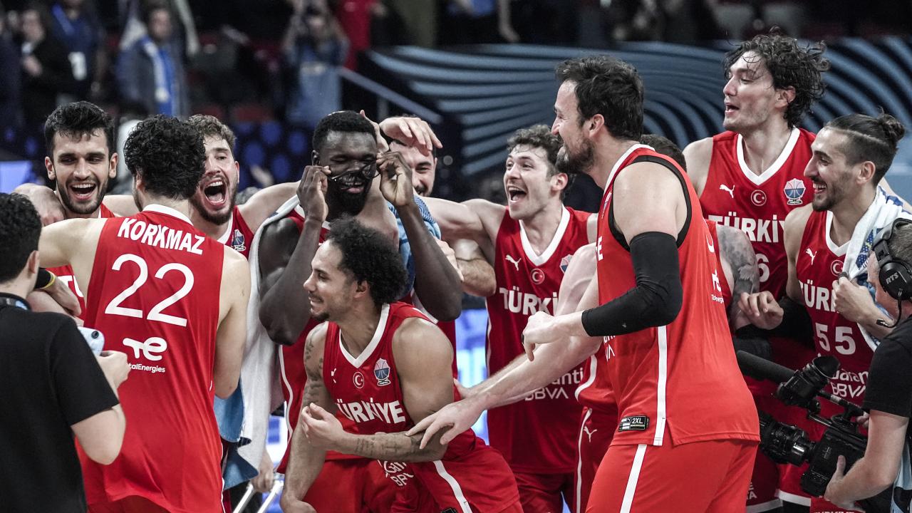 12-dev-adam-basketbol-2397379.jpg
