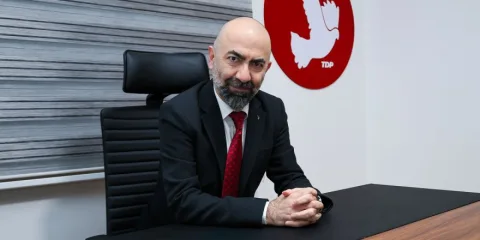 Kemal Baykallı resmi; TDP Genel Sekreter Yardımcılığı göreviyle ilgili portre