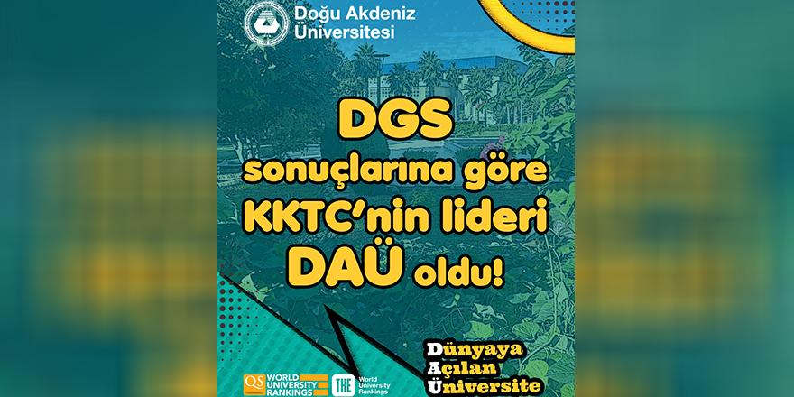 DGS sonuçlarını kutlayan DAÜ öğrencileri ve yetkilileri, kampüs alanında toplanmış durumda