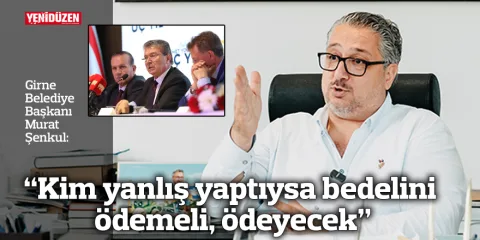 Şenkul konuşurken mikrofonlara bakıyor, ciddi ifadesiyle konuşma yapıyor