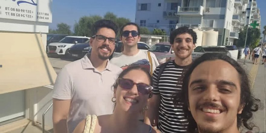 Kıbrıslı Türk ve Rum dillerinin ortak kelimelerini temsil eden dijital platform ekranı