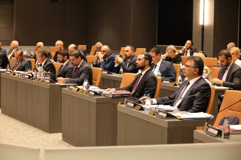 Meclis genel kurulunda fiber optik altyapı protokolünün onayına ilişkin oturumdan bir kare