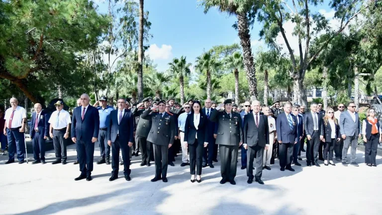 Gaziler Günü töreni için Boğaz Şehitliği'nde düzenlenen anma programından kareler