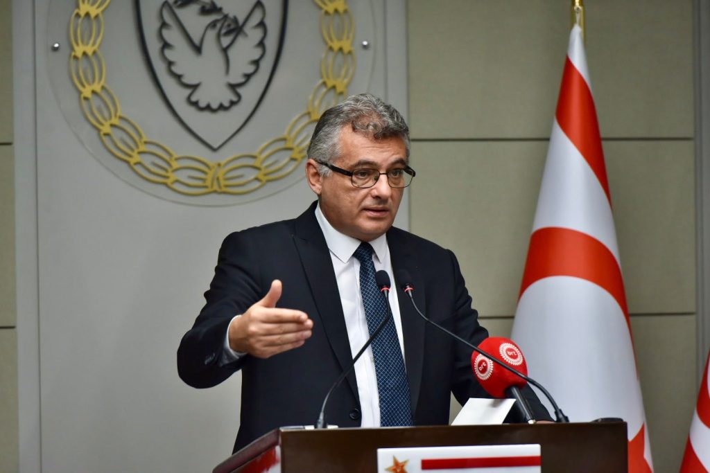 Erhürman: “Güven yaratıcı önlemlerin birkaç tanesi üzerinde uzlaşma ihtimalimiz varsa görüşmeye katılacağımı bildirdim”