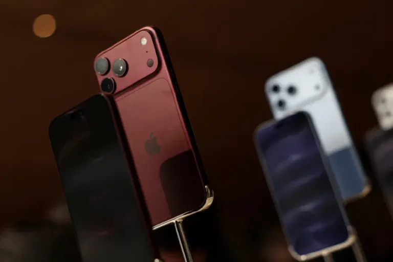 iPhone 18 Pro ve Pro Max ürünleri Türkiye satışa sunulduğunu duyuran tanıtım görseli