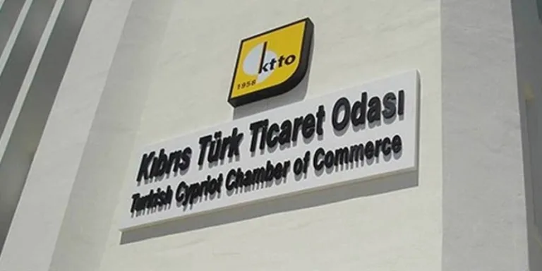 Kıbrıs Türk Ticaret Odası standında promosyona katılan temsilciler ve ziyaretçiler