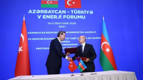 Türkiye ile Azerbaycan arasında planlanan üç büyük elektrik projesine ilişkin harita veya yetkililer görüşmesi gösterimi