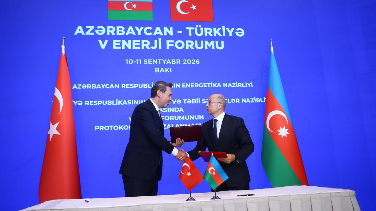 Türkiye ile Azerbaycan arasında planlanan üç büyük elektrik projesine ilişkin harita veya yetkililer görüşmesi gösterimi