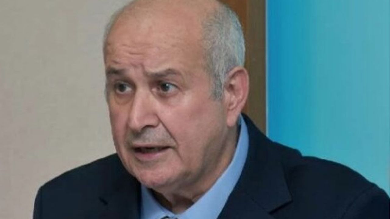 Millî Mücadele Vakfı yetkilileri ve Erhürman arasında görüşme sırasında konuşma anı