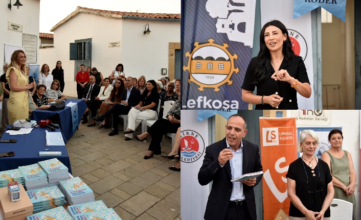 Başarı öyküleri yazan kişilerle ilgili genel bir sahne, yazı ve notlarla çalışma ortamı