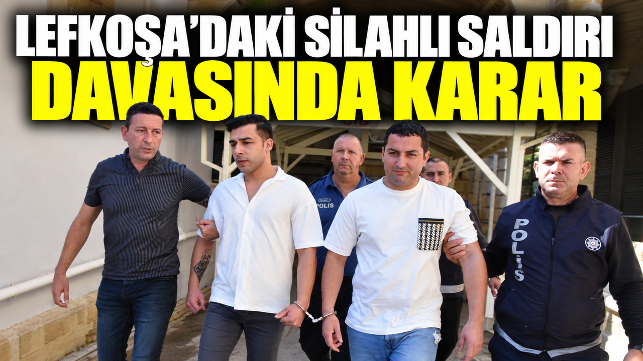 Lefkoşa’daki silahlı saldırı davasıyla ilgili mahkeme salonu veya adliye binası görüntüsünü betimleyen kısa alt metin