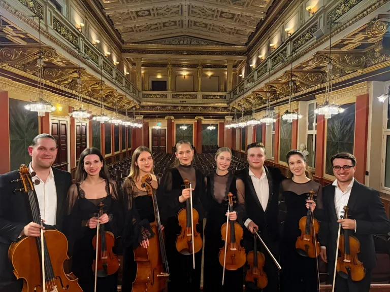 Daniil Bulayev ve Davinspiro Camerata’nın Bellapais Manastırı’ndaki konser duyurusu afişi veya tanıtım görseli