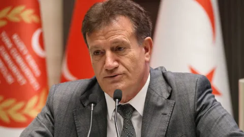 Arıklı konuşuyor; dokunulmazlık talebinden söz ediyor.