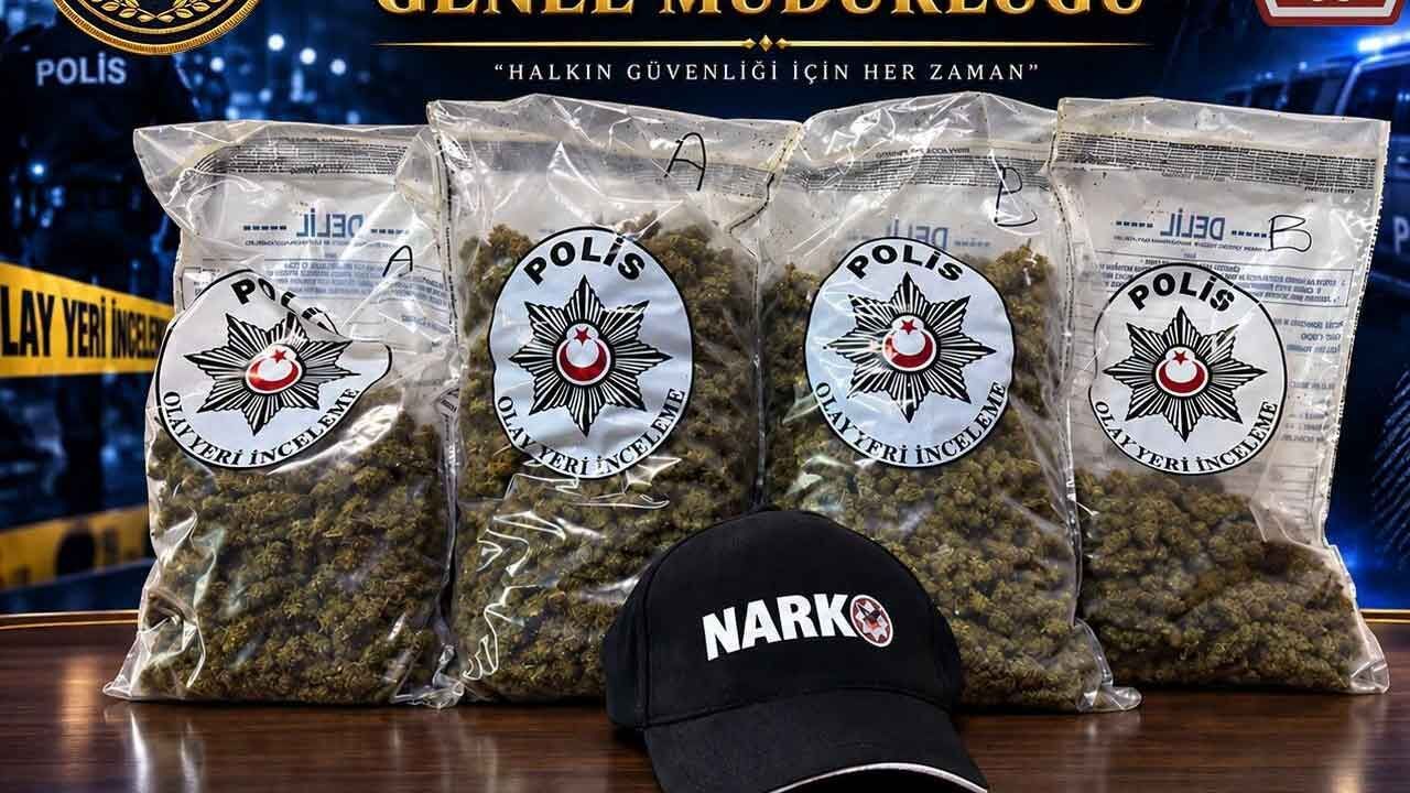 Metehan Kara Geçiş Kapısı'nda ele geçirilen 2 kilo uyuşturucu ile ilgili polis işlemi ve şüpheli paketler
