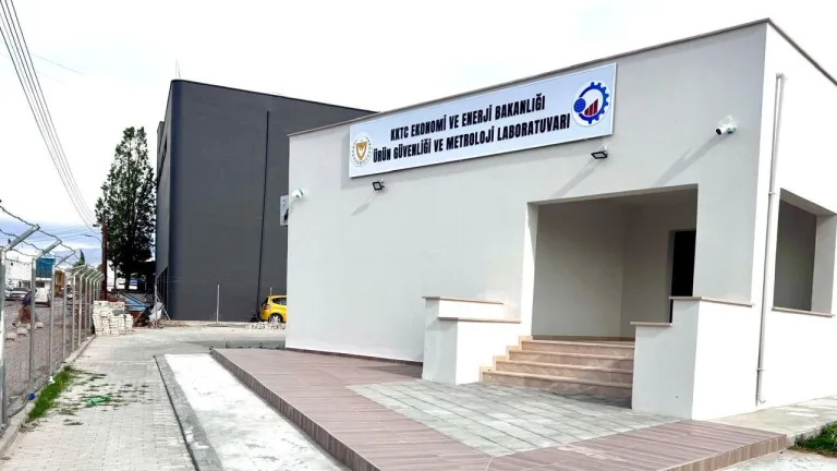 Ürün Güvenliği ve Metroloji Laboratuvarı’nda başlayan çalışmaların yapıldığı iç mekan görünümü