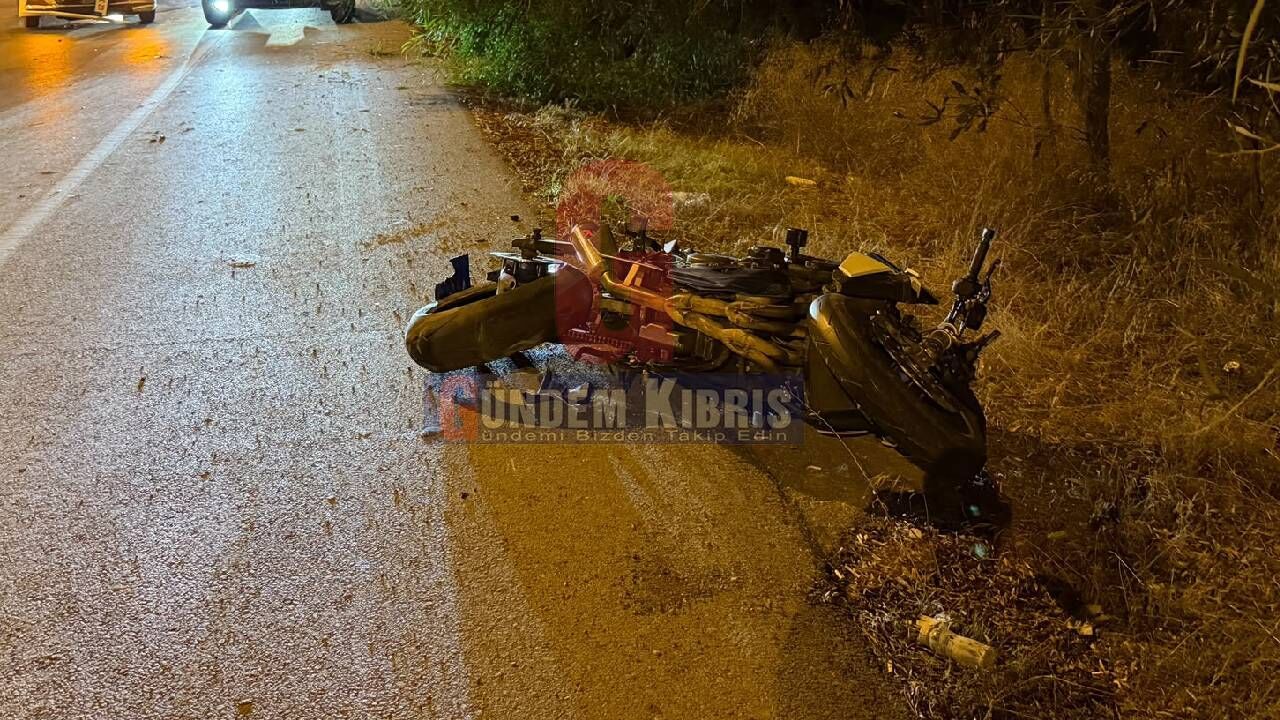30 yaşındaki motosiklet sürücüsü kazada yaşamını yitirirken araçlar ve ekipler olay yerinde