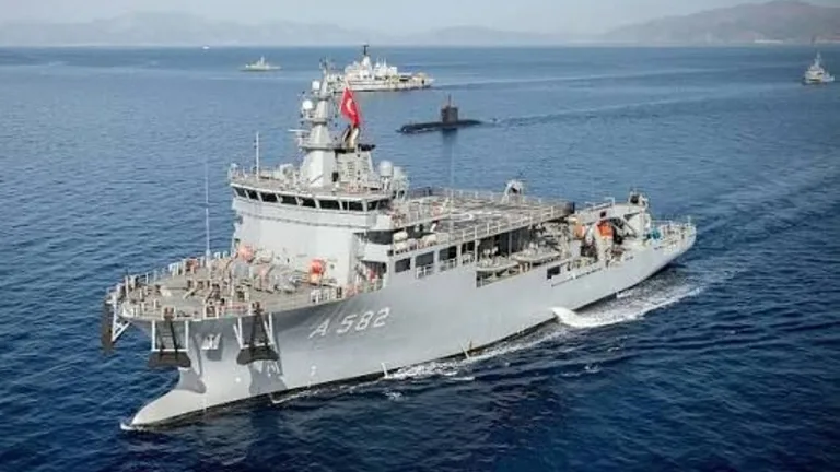 TCG Alemdar amfibi arama kurtarma gemisi Girne limanına yaklaşırken görüntülenmiş olabileceğini belirten kısa açıklama