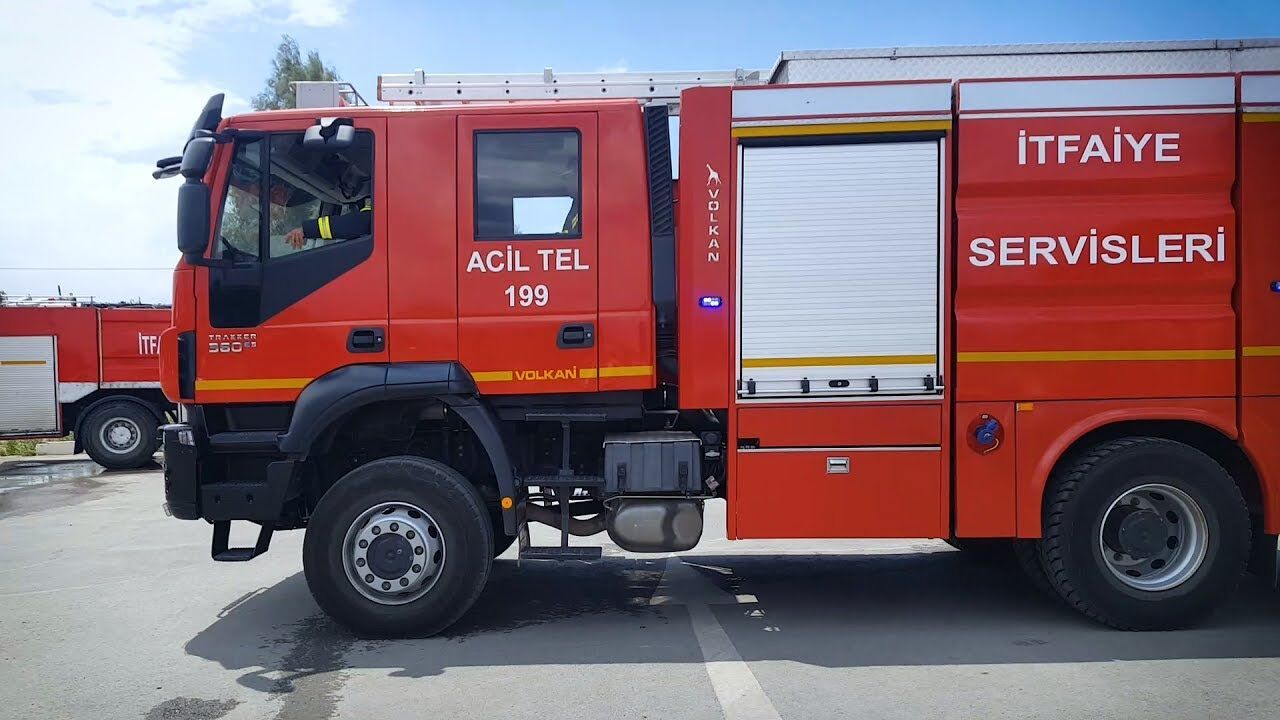 Gazimağusa’da yatakta alevler ve duman, yangın sonrası hasarlı şilte