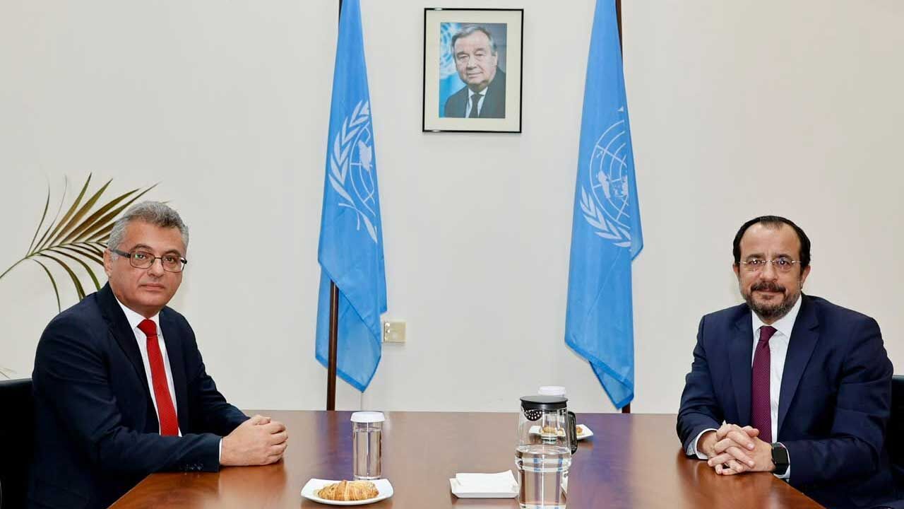 Liderlerin görüşme için bir araya geldiğini belirten kısa haber görseli