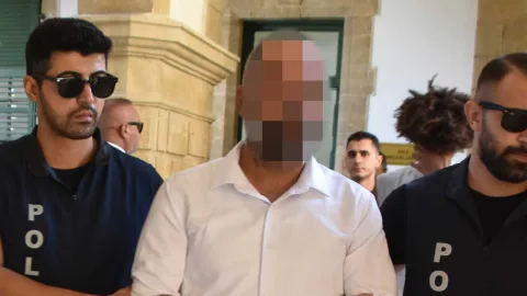 Araçta başlayan tartışma sonrası gözaltına alınan şüphelilerin adliyeye sevk anı