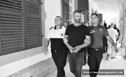 Polis baskını sahnesini gösteren fotoğraf; güvenlik güçleri ve olay yeri durumu