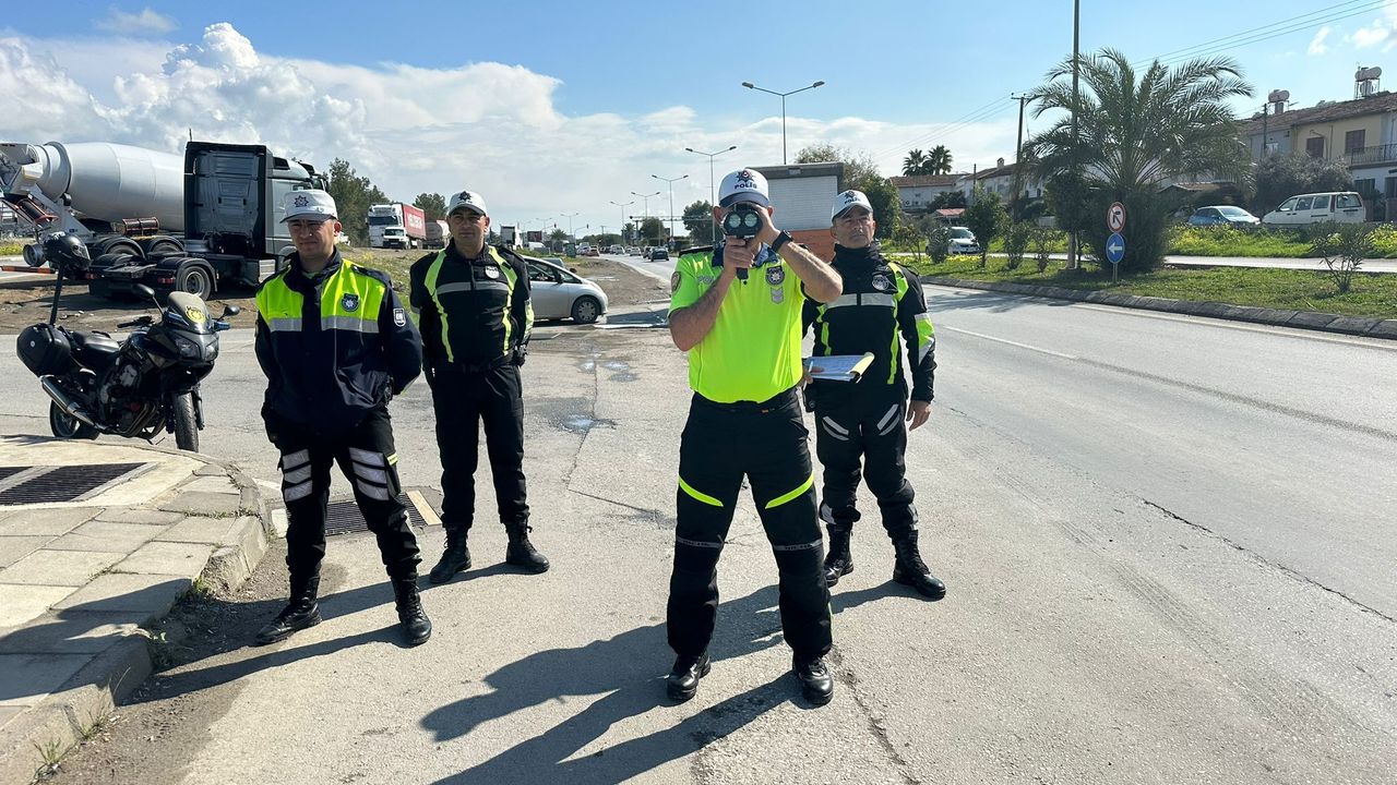 Trafikte 7 günlük bilanço: 51 kaza ve 27 yaralının bulunduğunu belirten haber başlığı görseli.
