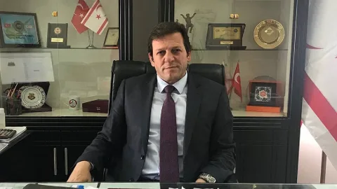 Güneş’in batarken oluşturduğu sıcak renkler ve gökyüzünde yumuşak ışık geçişleri