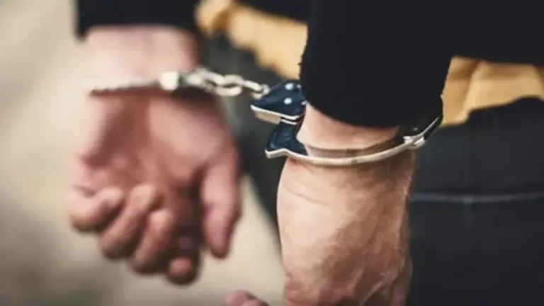 Hamitköy sokaklarında silah sesleri sonrası polis ekipleri olay yerinde inceleme yapıyor