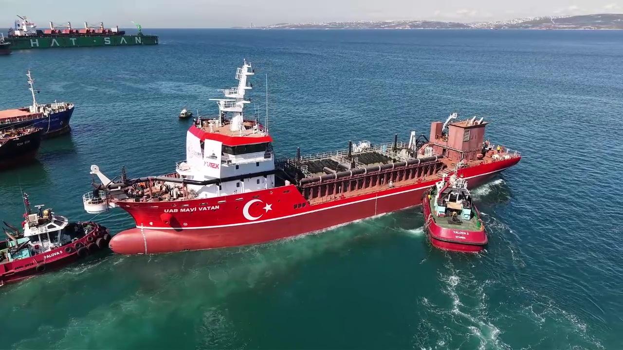 Türkiye'nin ilk yerli ve milli tarama gemisinin suya indirildiği tören