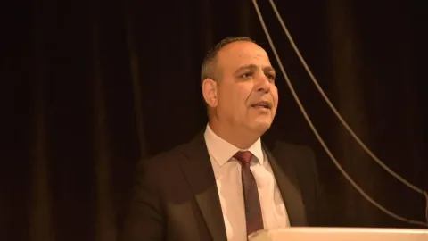 Harmancı konuşurken kadın cinayetlerine dikkat çekiyor